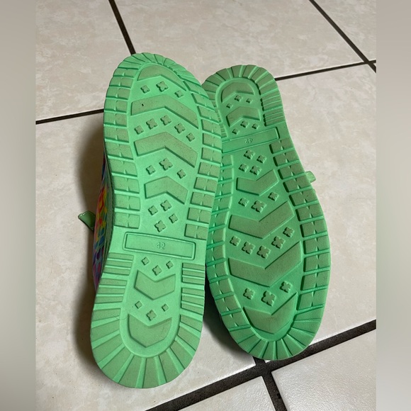 🌈Tye Dye neon “knock off” shoe - Picture 3 of 8